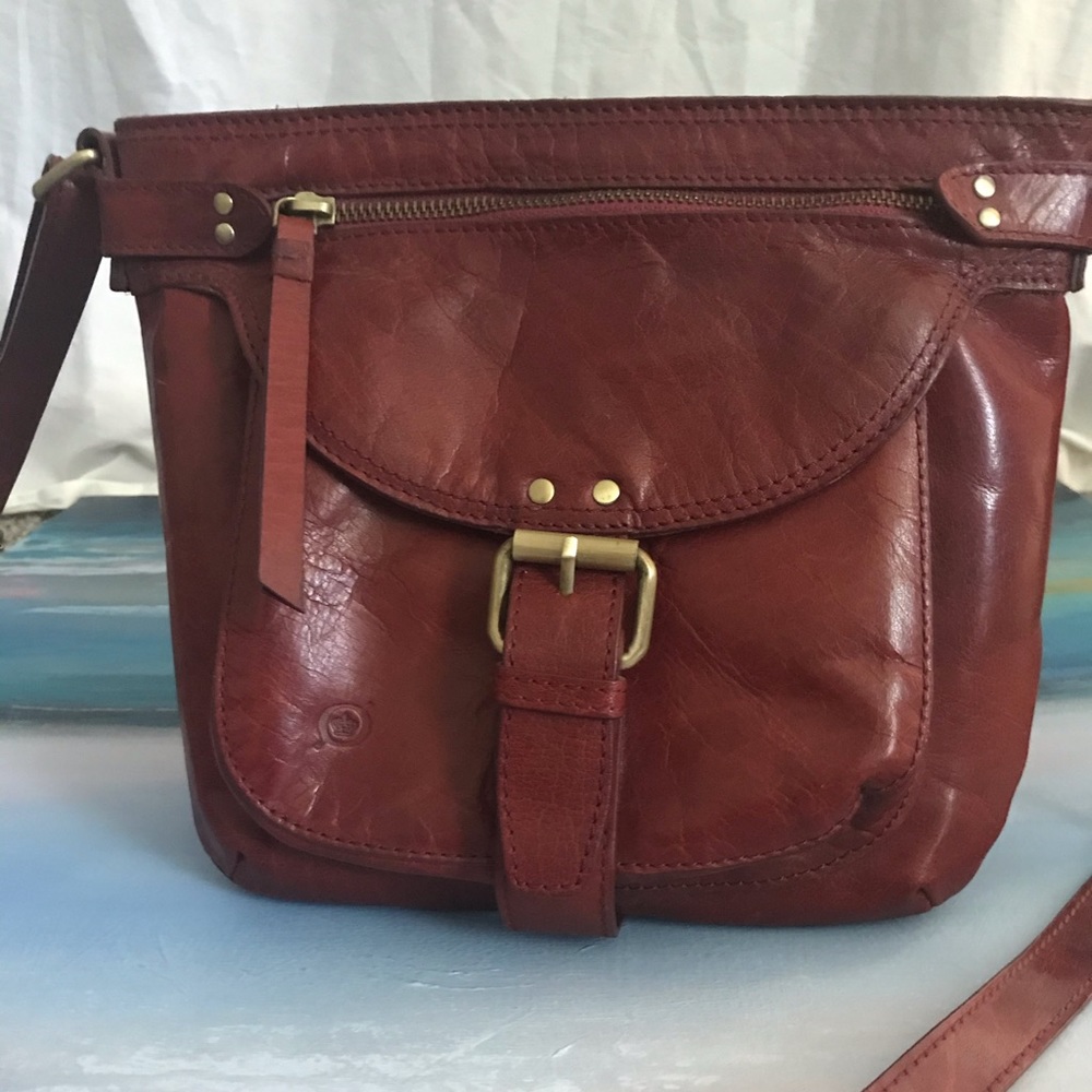Born crossbody bag